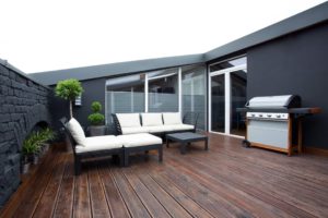 vinyl deck with patio furniture
