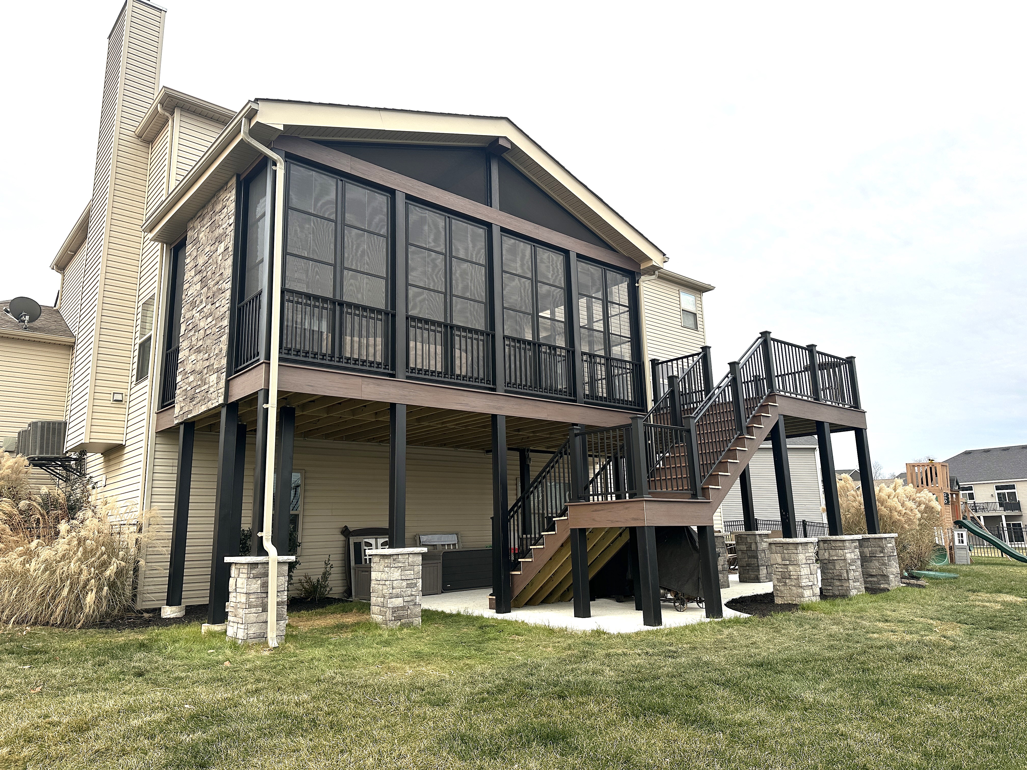Screen Room with Stone