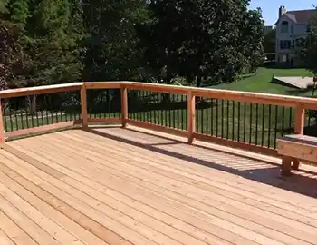 Cedar-Deck-with-Bench