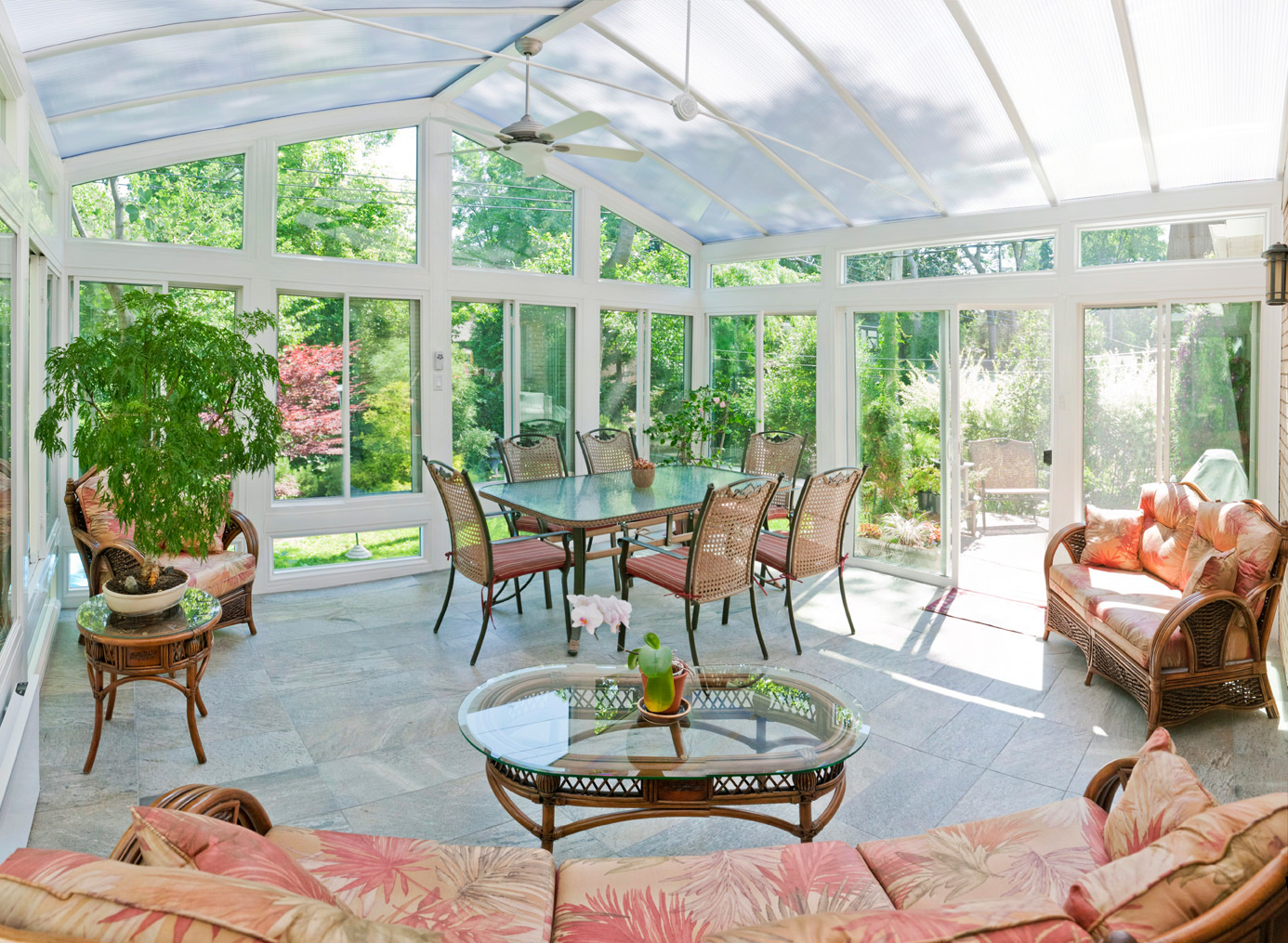 Conservatory with sitting and dining area