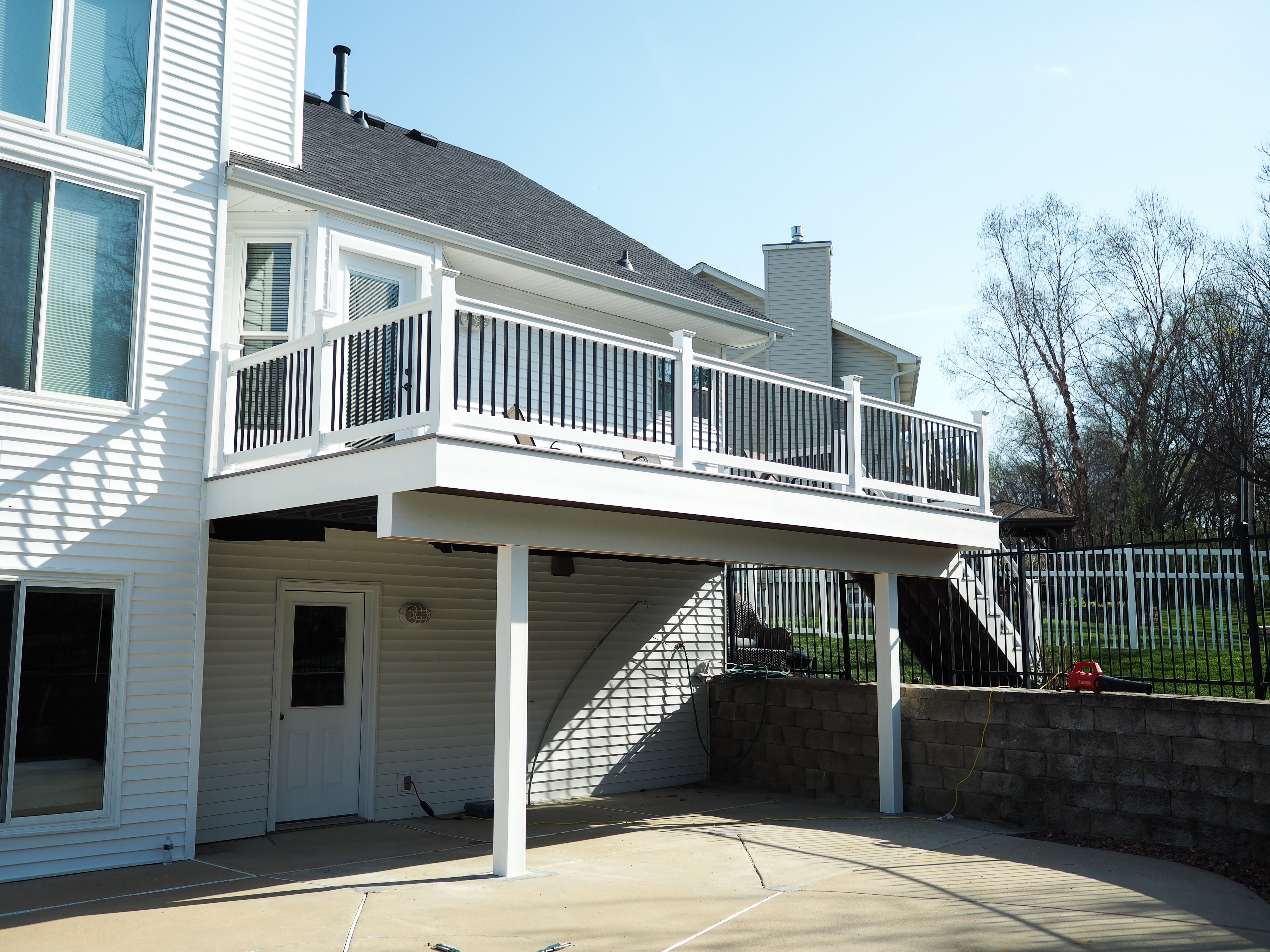 PVC Deck with White Vinyl Railings